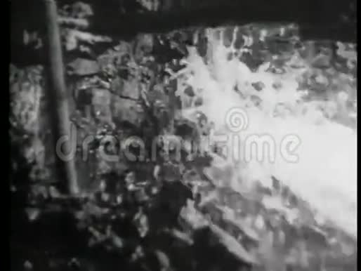 蒙太奇水淹没矿井隧道视频的预览图
