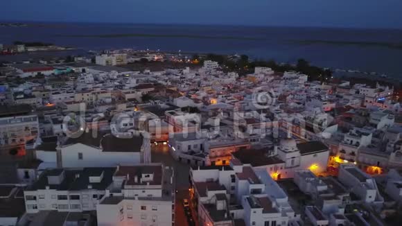 葡萄牙阿尔加维市里亚福沙旁边的葡萄牙传统小镇奥尔豪达雷索视频的预览图