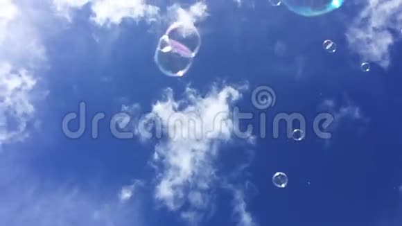 肥皂泡逆天飞行视频的预览图