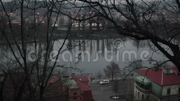 河流上的桥梁视频的预览图