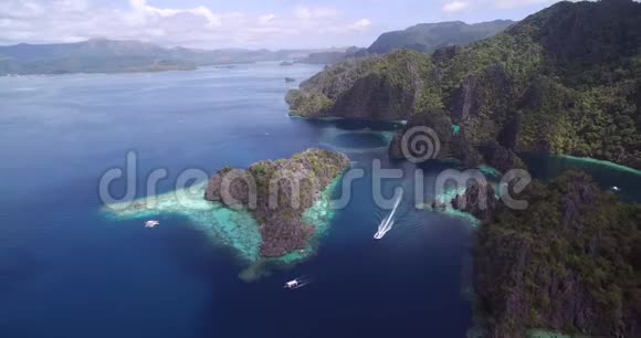 菲律宾Coron的双子泻湖美丽的自然景观苏鲁海山和珊瑚礁视频的预览图