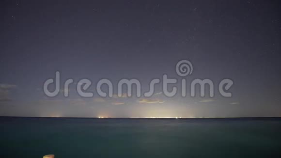 海上夜空延时视频的预览图