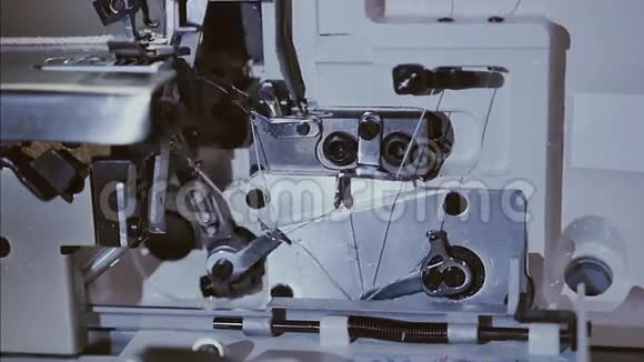 缝纫机的操作机构视频的预览图