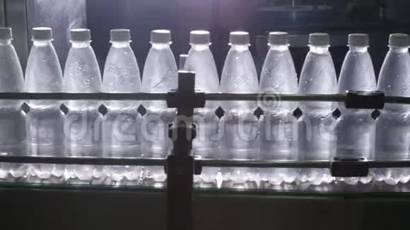 纯泉水加工装瓶生产线视频的预览图