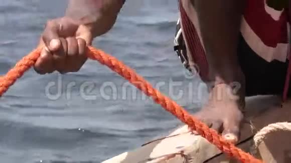 水手让绳子上船视频的预览图