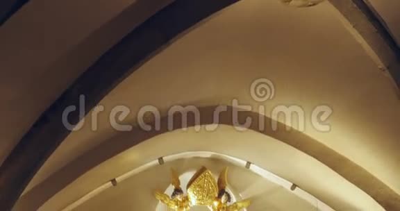 圣泰博特雕像圣泰博尔德大学教堂视频的预览图