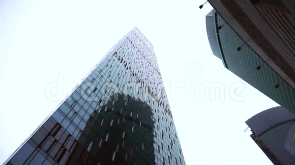 商业摩天大楼金融区视频的预览图