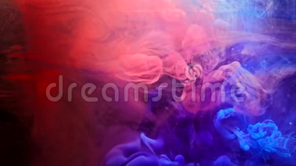 墨水水魔法蒸汽粉蓝色液体视频的预览图