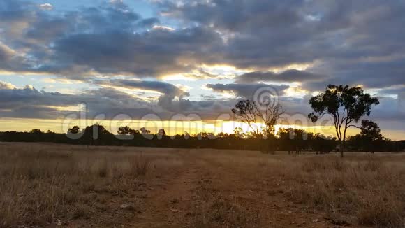 澳洲风景道日落日出视频的预览图