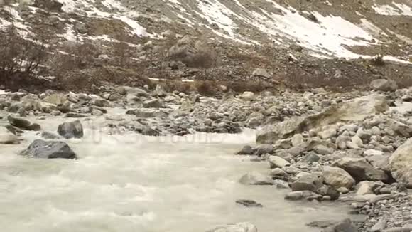 河山雪什卡拉山顶泽莫斯瓦尼格鲁吉亚主要的高加索山脉视频的预览图