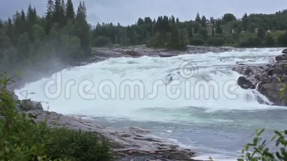 夏山河挪威视频的预览图