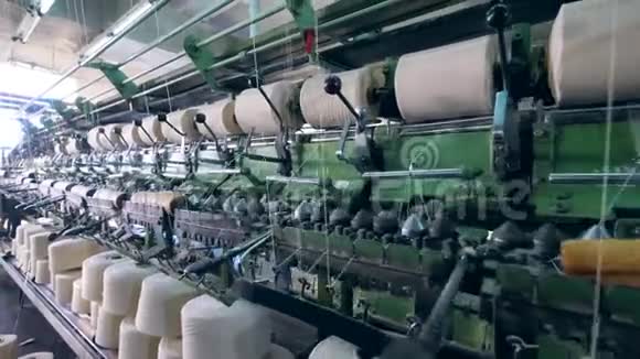 服装厂机器是缠绕线纺织厂设备视频的预览图
