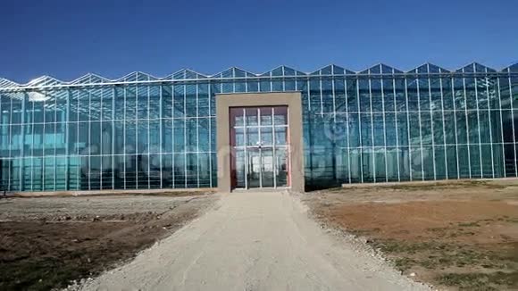 玻璃建筑的入口视频的预览图