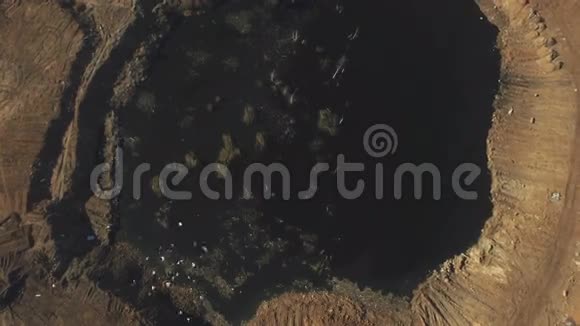 砂矿高空自上而下的视野视频的预览图