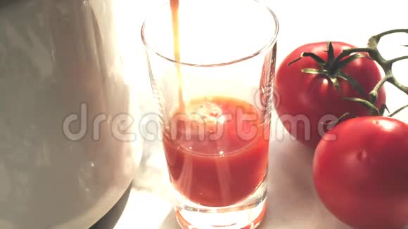 番茄和泡菜汁视频的预览图