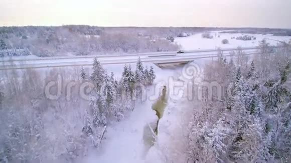整个城市覆盖着厚厚的白雪视频的预览图