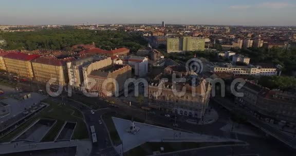 布达佩斯凯莱蒂火车站航空视频的预览图
