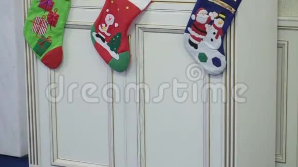 多色袜子圣诞礼物视频的预览图