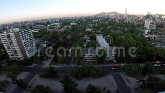 智利的日出和城市景观视频的预览图