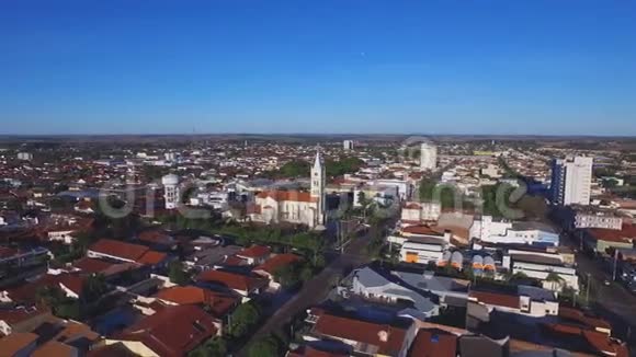 巴西圣保罗州安德拉迪纳市的空中镜头2016年7月视频的预览图