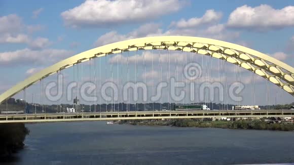 俄亥俄州辛辛那提市大桥视频的预览图