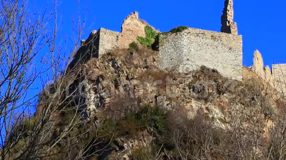 位于法国阿里吉的乌森城堡视频的预览图