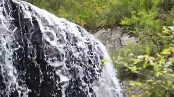 慢动作自然美景瀑布自然景观视频的预览图