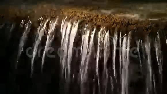 瀑布的倒影视频的预览图