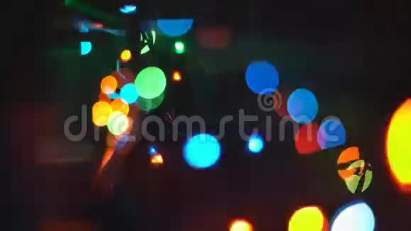 抽象模糊的圣诞节灯光博克背景4K视频的预览图