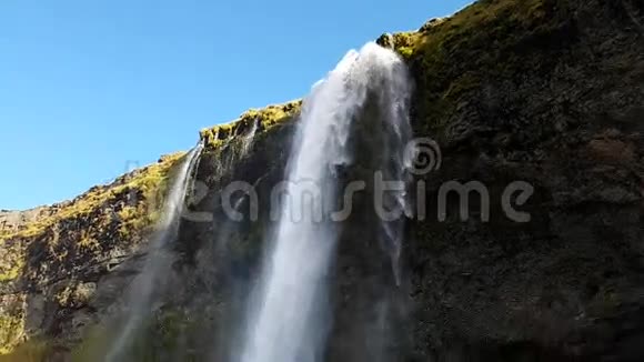 冰岛塞尔贾兰多福斯瀑布视频的预览图