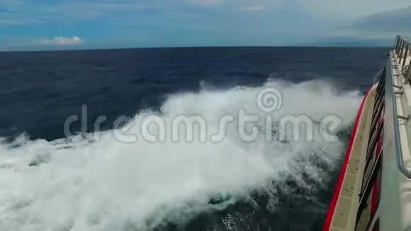 印尼巴厘岛海上高速巡航视频的预览图