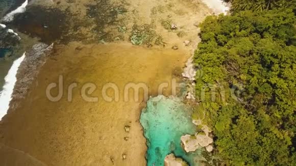 天然岩石池菲律宾西亚高视频的预览图