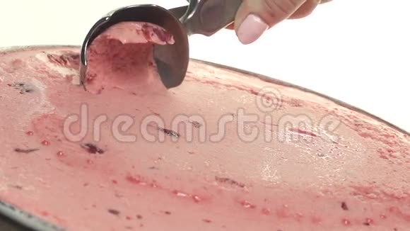 调味草莓味冰淇淋视频的预览图