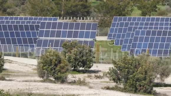 太阳能电池板电力工程概念视频的预览图