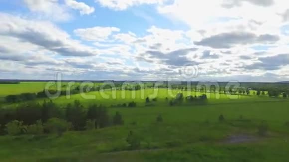 POV自然景观走在山间史提达姆的录像视频的预览图