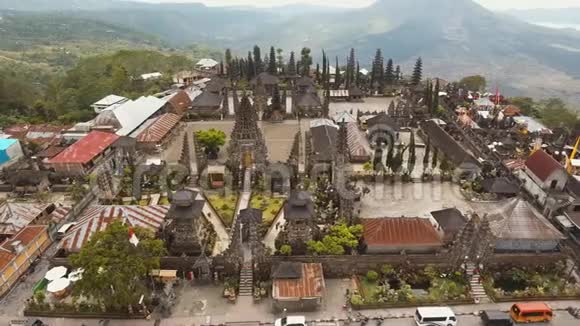 巴厘岛的印度教寺庙尤伦达努巴图尔视频的预览图