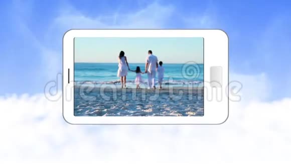 暑假期间家庭视频视频的预览图