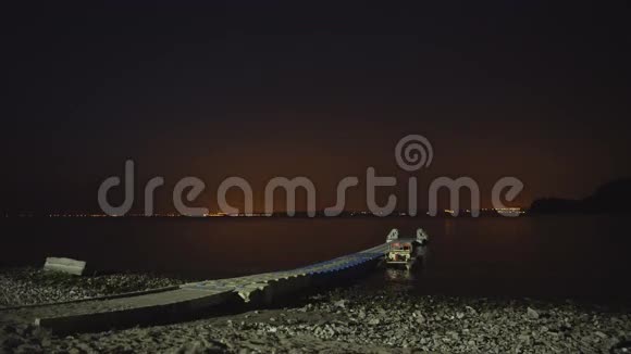 城市轮廓的抽象夜景背景视频的预览图