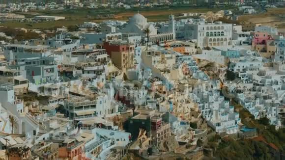 建立一个传统的地中海气旋村的特写镜头视频的预览图