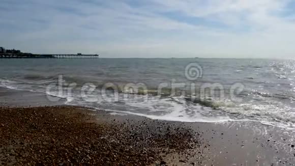 Flexistowe英国海滨阳光日景视频的预览图