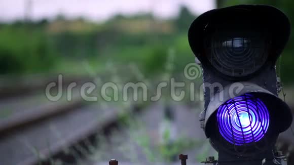 铁路是一个信号灯视频的预览图