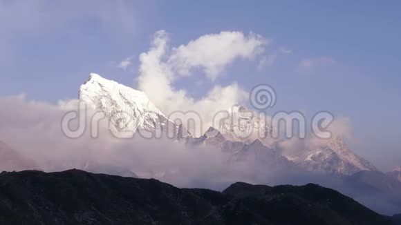 喜玛拉山日落时间4k视频的预览图