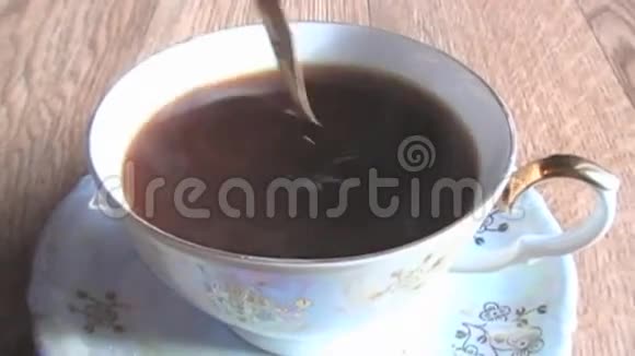喝美味咖啡视频的预览图