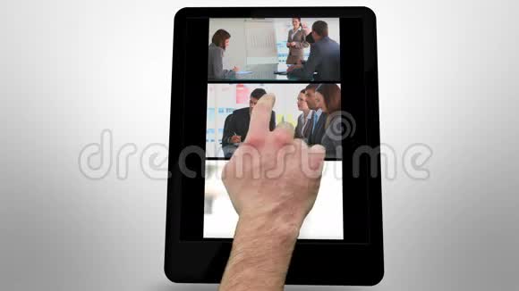 动画平板电脑展示商务会议视频的预览图
