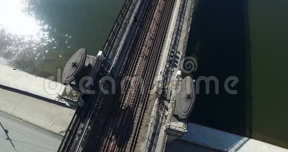 空中交通河桥莫斯科地铁视频的预览图