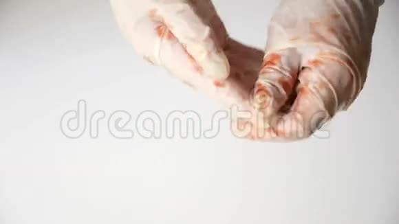 肮脏的白手套移除视频的预览图