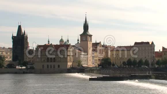 布拉格老城桥塔视频的预览图