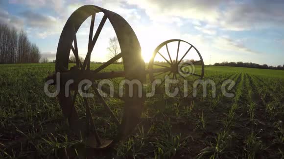 金属轮对农用机械延时4K视频的预览图