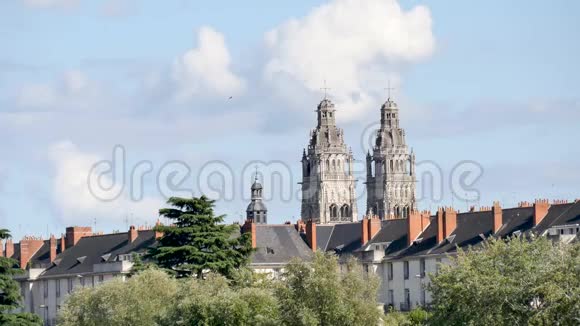 图尔斯大教堂位于法国中西部视频的预览图