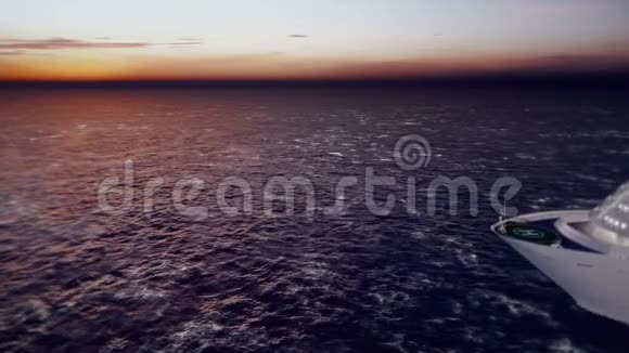 豪华游轮在日出时从港口横渡海洋美丽的夏天循环背景视频的预览图